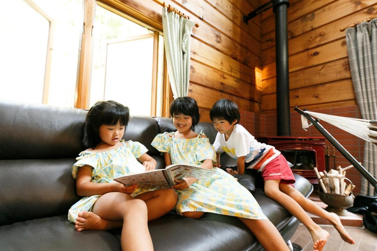 ログハウスせせらぎ Tsuru Eksteriør billede