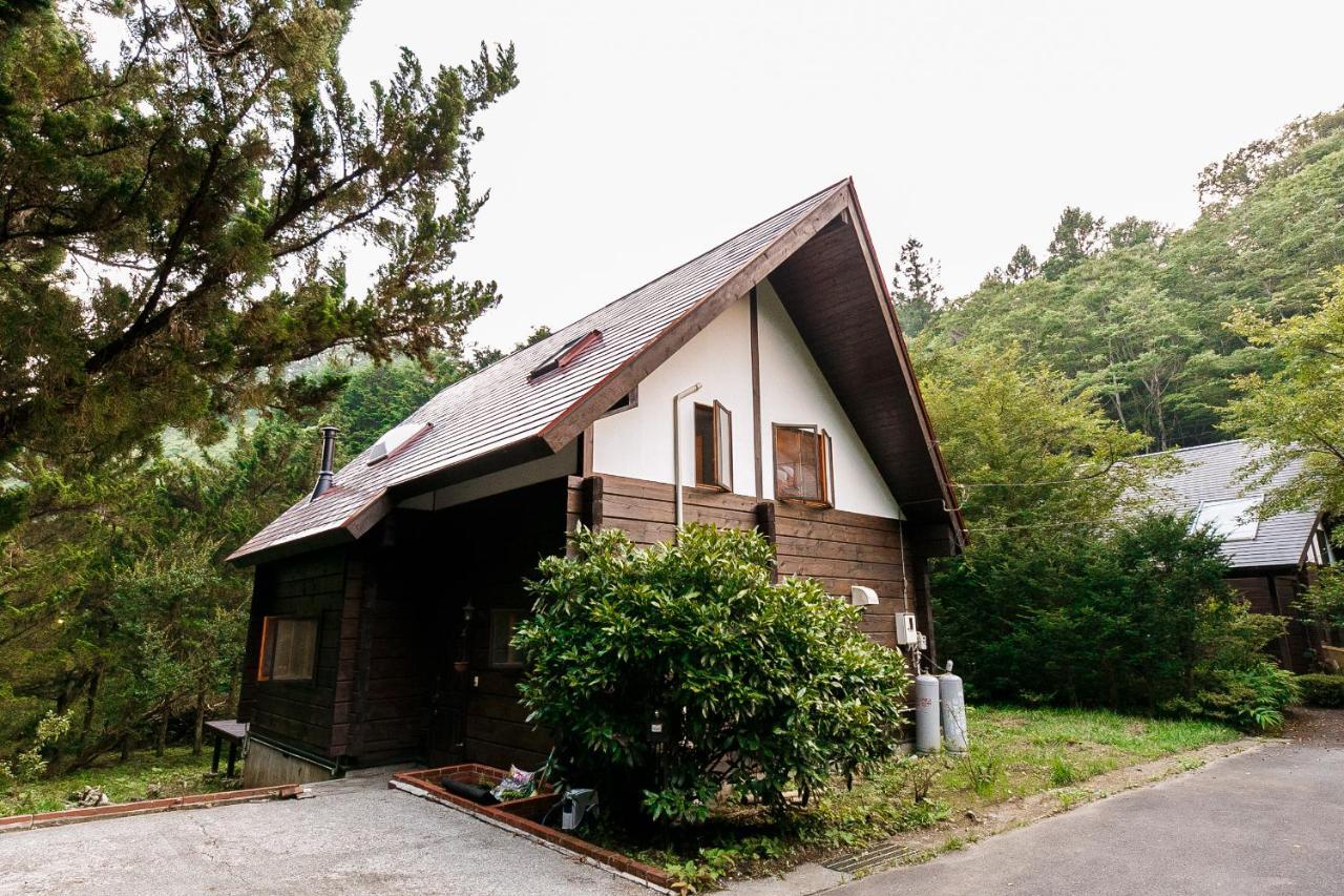 ログハウスせせらぎ Tsuru Eksteriør billede